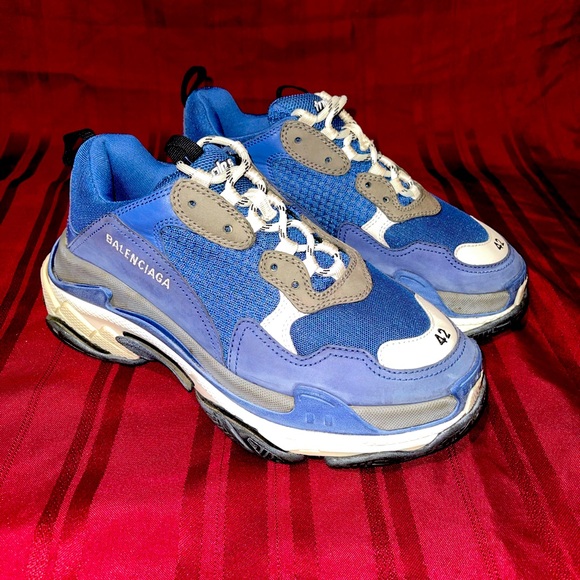 BALENCIAGA TRIPLE S - Picture 1 of 7